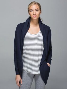 Lululemon Cabin Yogi Wrap Inkwell / Heathered Inkwell Blue Size 6 Cashmere Blend